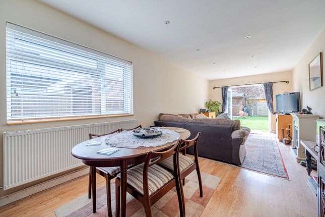 44, Daux Avenue, Billingshurst photo 3