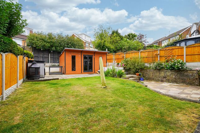 18 Rosamond Avenue, Sheffield photo 4