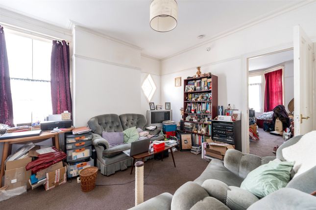 Flat for sale in Warwick Road, Worthing, West Sussex