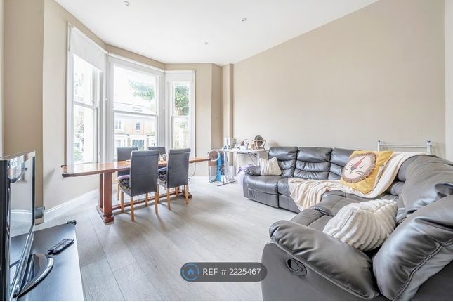 Thumbnail Flat to rent in Cavendish Road, London