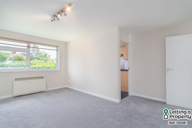 5, Trevor Close, Harrow photo 3