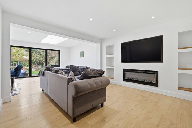 21, Ridgeway, Essex photo 4