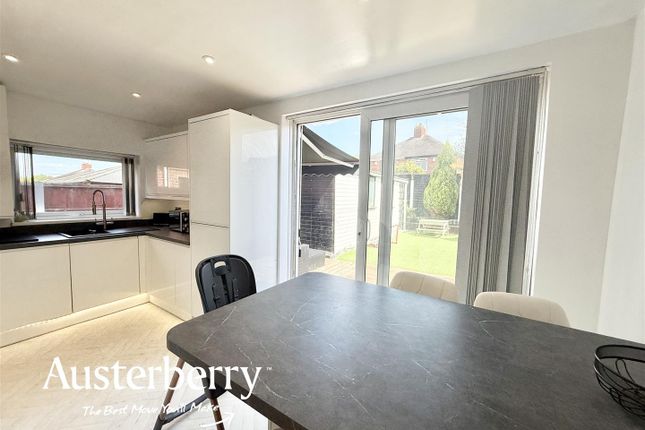 136, Whieldon Road, Stoke-On-Trent photo 4