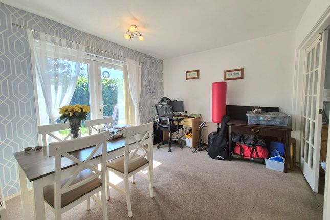 28, Willow Drive, Skelmersdale photo 4