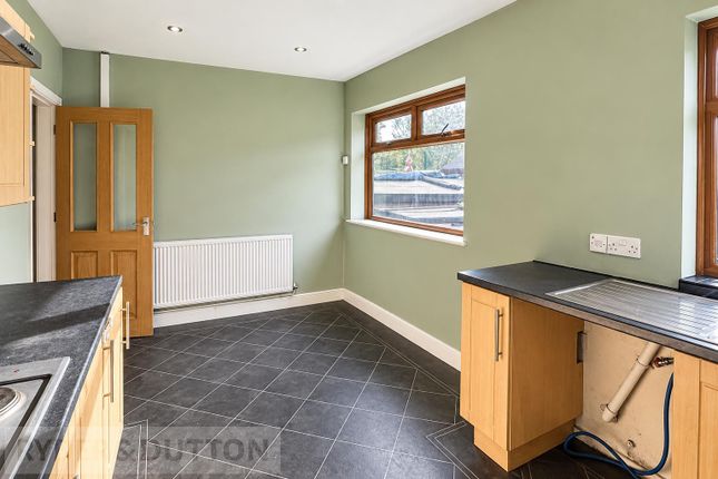 15, Crossfield Close, Rochdale photo 4
