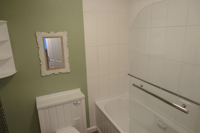 122, Clough Close, Middlesbrough photo 5