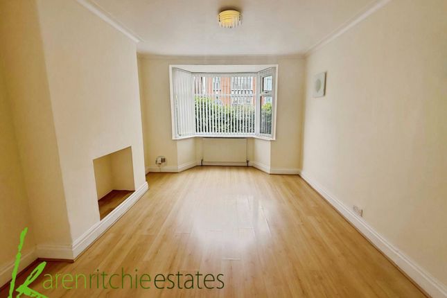15, Moorside Avenue, Bolton photo 2