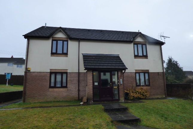 Flat to rent in Westfield Court, Cinderford