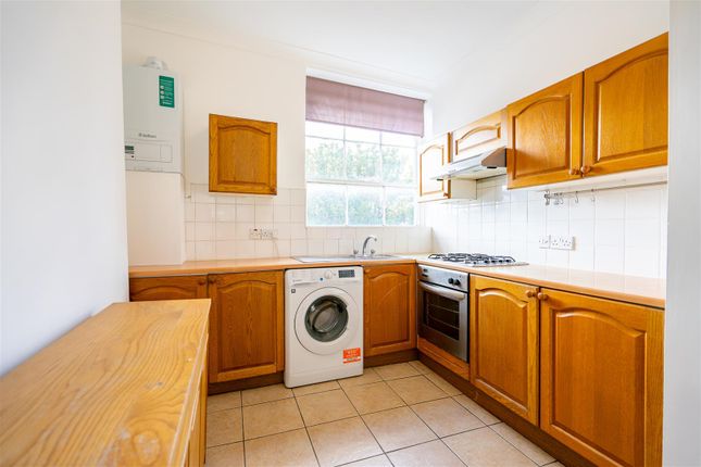 Flat E, 14, Mornington Crescent, London photo 4
