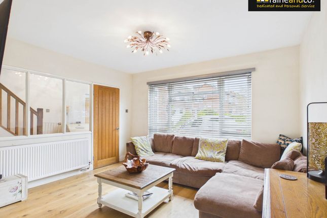 53, Tiverton Road, Potters Bar photo 4