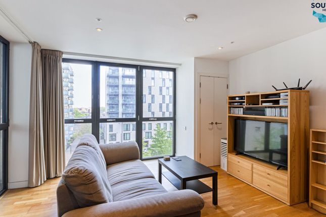 38 Mirabelle Gardens, Stratford photo 3