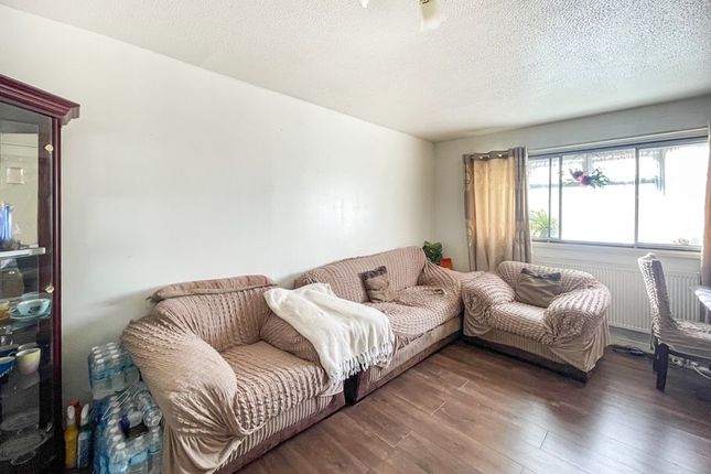 25, Tivoli Road, Hounslow photo 3