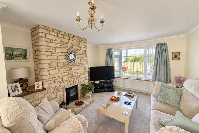 14, Budbury Close, Bradford On Avon photo 2