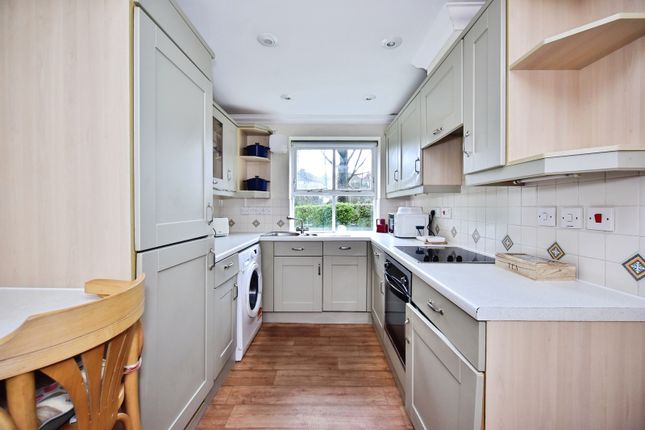 25, River Bank Close, Kent photo 4