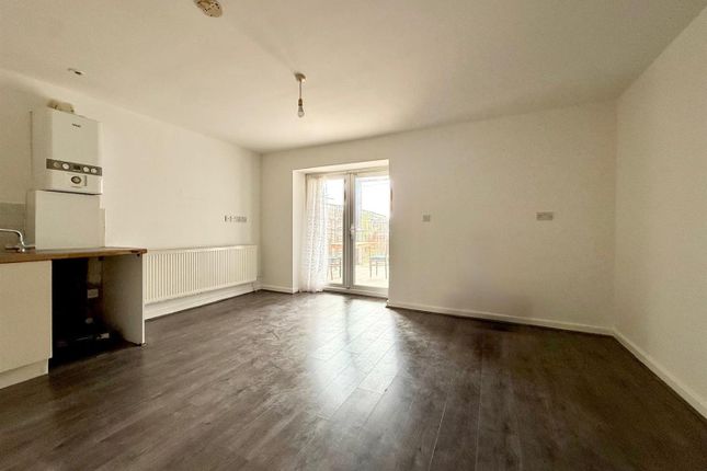 Flat 2, Elm House, Elm Road, Canvey Island photo 2