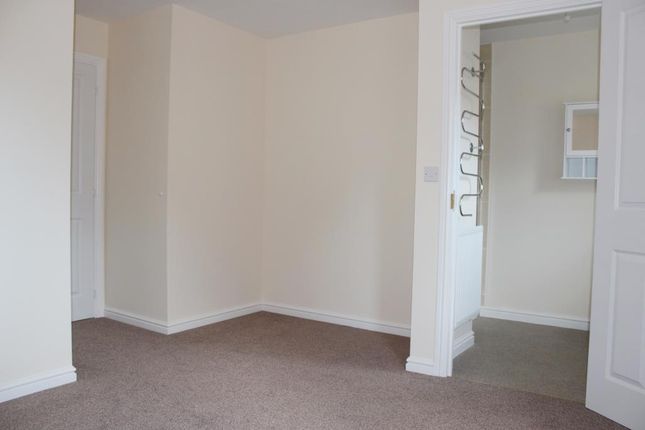 End terrace house to rent in Didcot, Oxfordshire