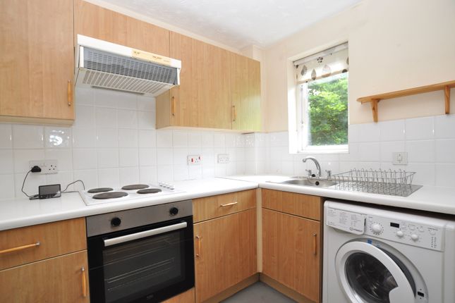 Flat to rent in Redoubt Close, Hitchin