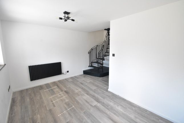 48, Dexter Close, Luton photo 4