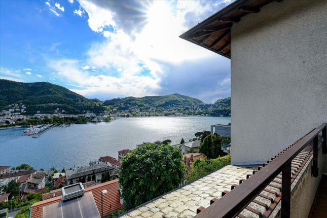 Thumbnail Villa for sale in Lake Como, Lombardy, Italy