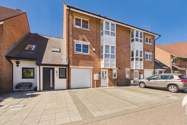 4-bed house on 9, Normanby Court, Sunderland, £450,000
