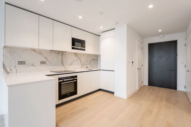 Flat 69, 1, William Morris Way, London photo 3