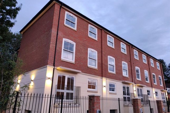 Flat to rent in St Stephens Road, Canterbury