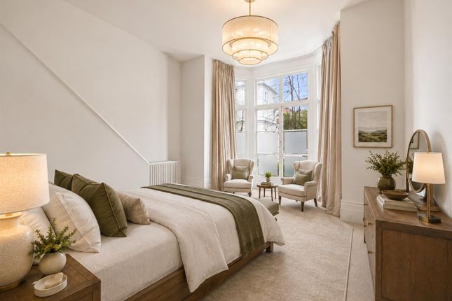 Flat 3, 5, Belsize Park Gardens, London photo 4