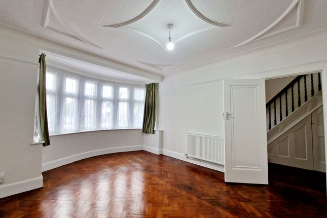 Eastmead Avenue, Greenford photo 2