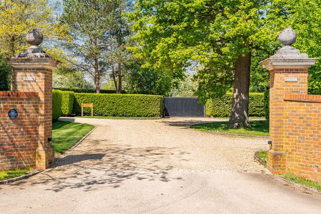 4 Lodge Farm, Heath Lane, Codicote photo 2