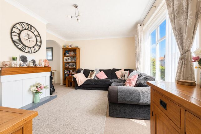 1, Bude Close, Portsmouth photo 2