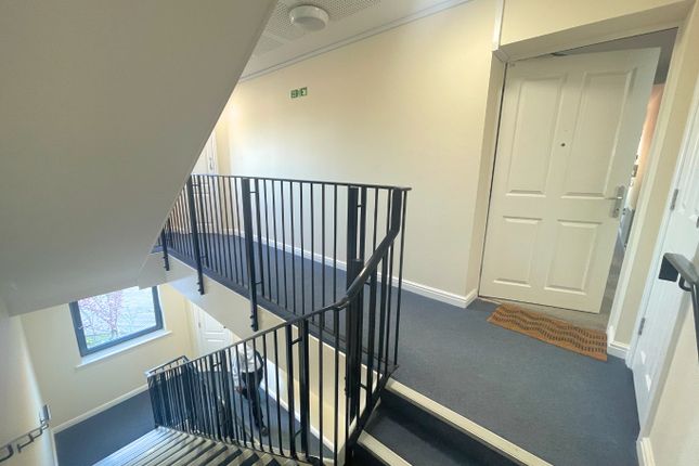 Flat 3, Wynne Court, Watford photo 2
