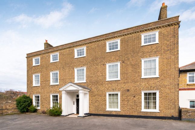 1-bed flat on Rochester House, Little Ealing Lane, Ealing, £340,000