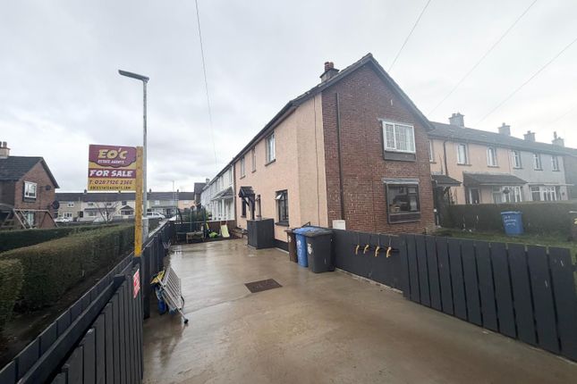 2-bed flat on 20a, Grainan Drive, Derry, £130,000