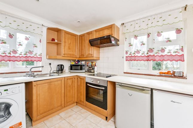 Flat for sale in Admers Crescent, Liphook, Hampshire