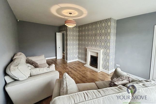 59, Westonfields Drive, Staffordshire photo 4