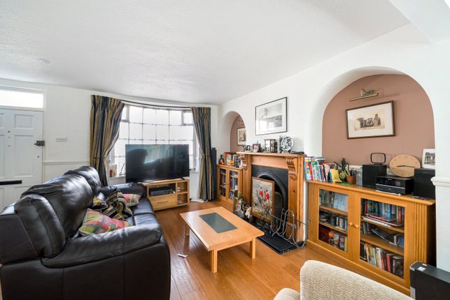 9, Park Road, Esher photo 3
