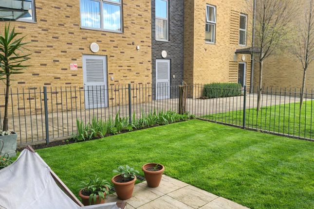 SNG RESALE OR, 24, Katherine Court, Northolt photo 3