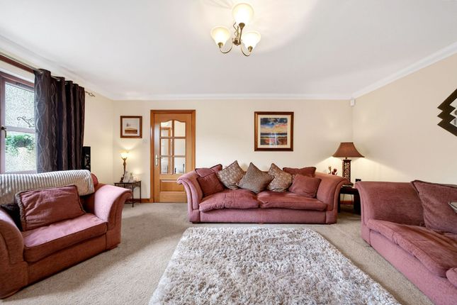 10 Dixon Court, Bathgate photo 3
