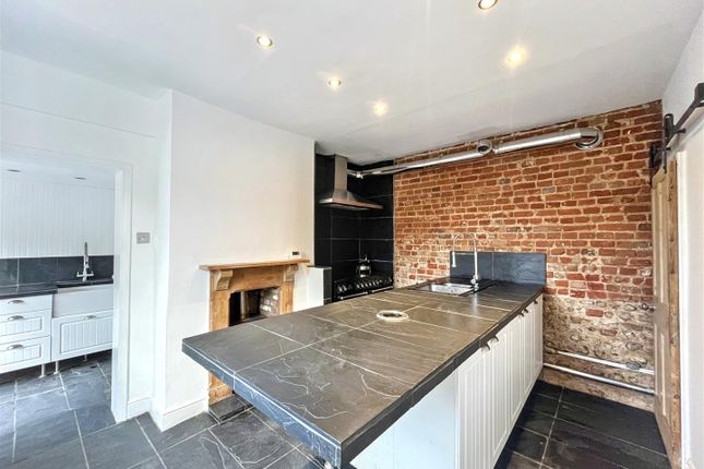 3 The Terrace, Market Place, North Walsham photo 3