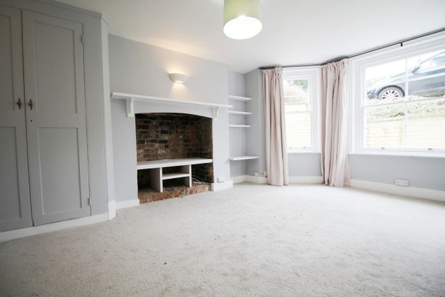 Basement Flat, 4, Battledown Approach, Cheltenham photo 3