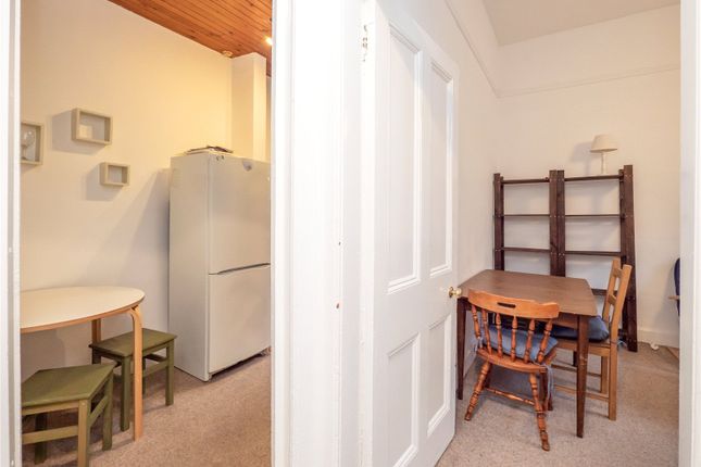 Flat 1F2, 17, Lochrin Place, Edinburgh photo 3