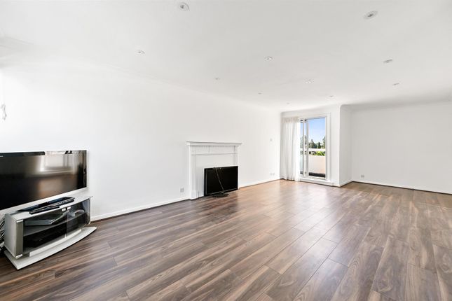 Bclr - Flat 19 Coniston Court - Reception B (1).Jp