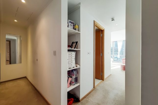 Flat for sale in West India Quay, Canary Wharf