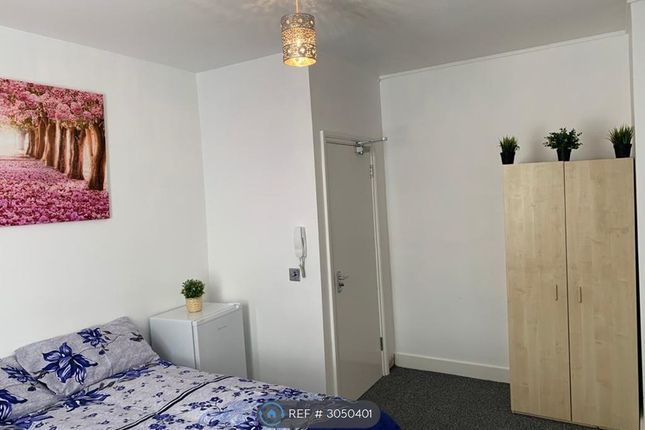 The Ridgeway, Enfield photo 3