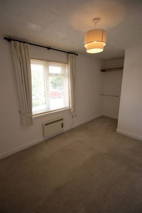 Flat to rent in Pimpernel Grove, Walnut Tree, Milton Keynes