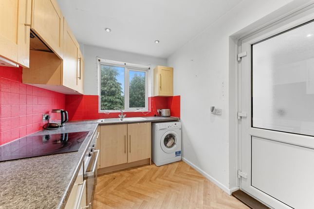 11 Lincombe Bank, Leeds photo 3