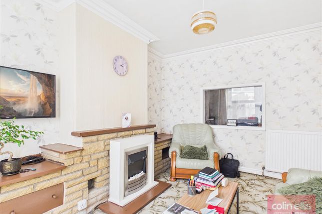 14, Barwick Street, Scarborough photo 2