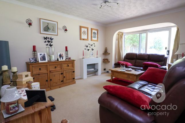 39, Ashbury Drive, Camberley photo 4