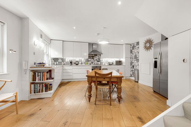 Nightingale Mews, Bow photo 2