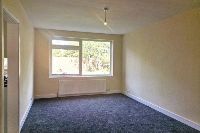24, Heathcote Grove, Chingford photo 3